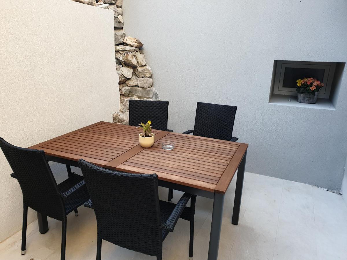 Castel Apartment Mali Lošinj Exterior foto